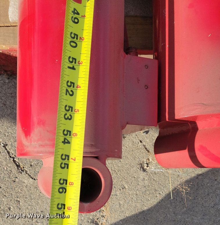 image for item LO9981 (9) Art's Way hydraulic cylinders