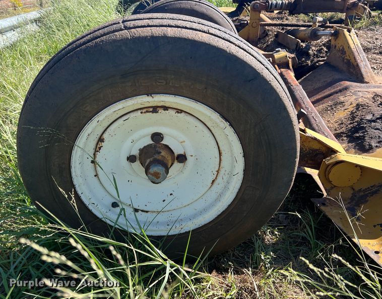 image for item LV9144 Batwing rotary mower