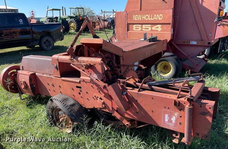 image for item LV9147 International Harvester 440W  small square baler