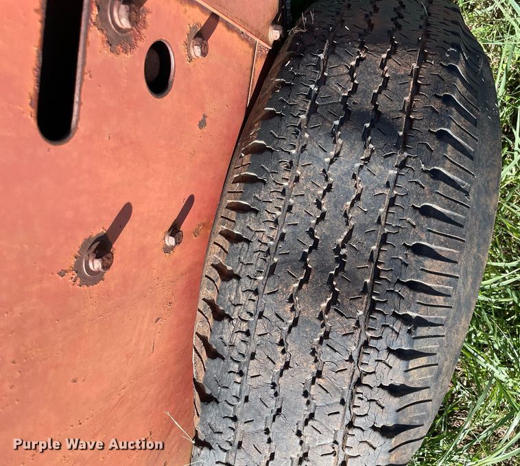 image for item LV9147 International Harvester 440W  small square baler