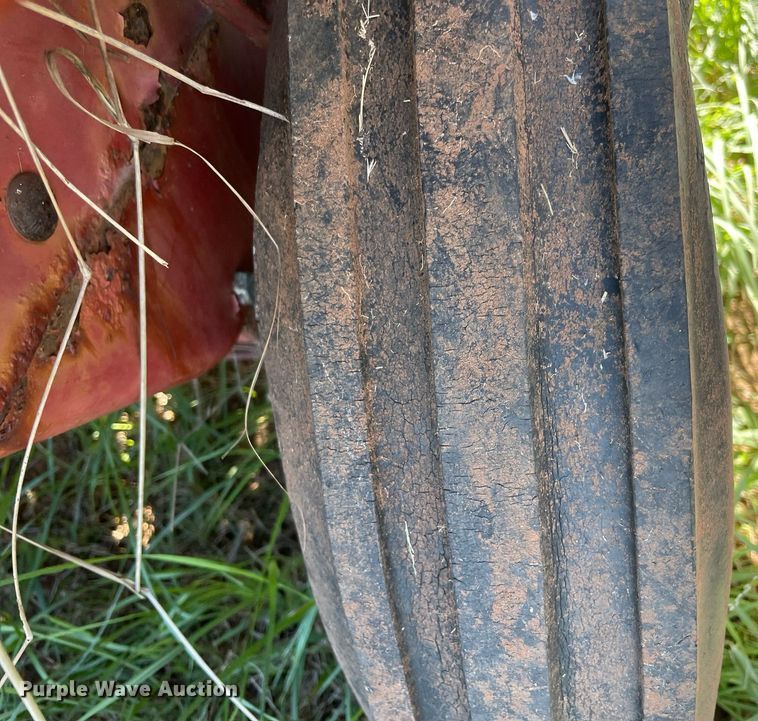 image for item LV9147 International Harvester 440W  small square baler