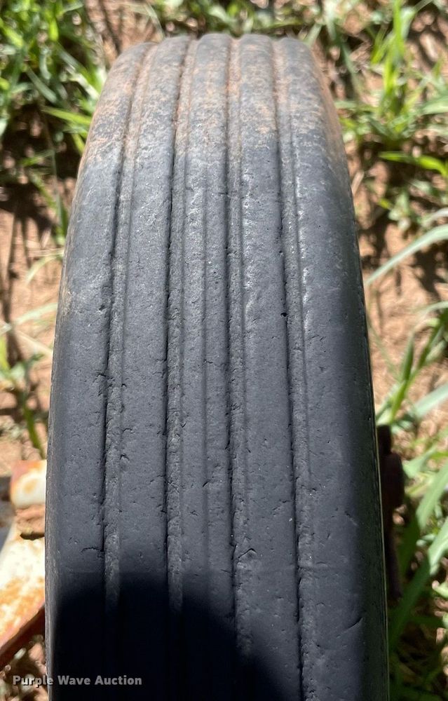 image for item LV9147 International Harvester 440W  small square baler