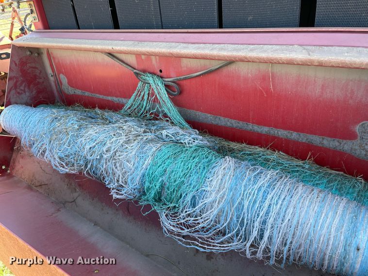 image for item LV9148 New Holland 654  round baler