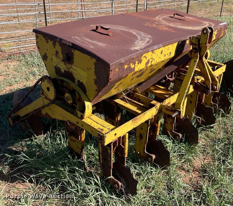 image for item LV9154 Electric Mills PDF5  seeder