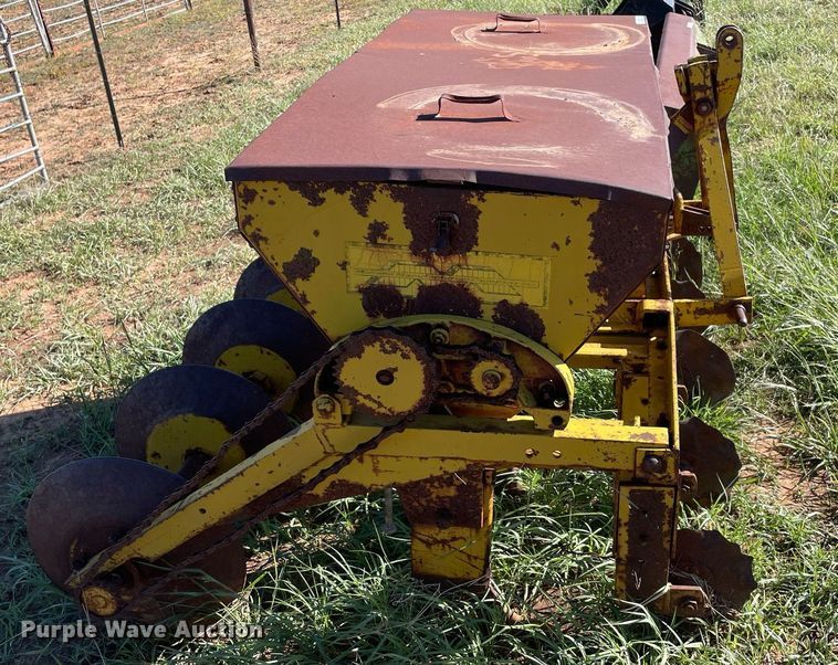 image for item LV9154 Electric Mills PDF5  seeder