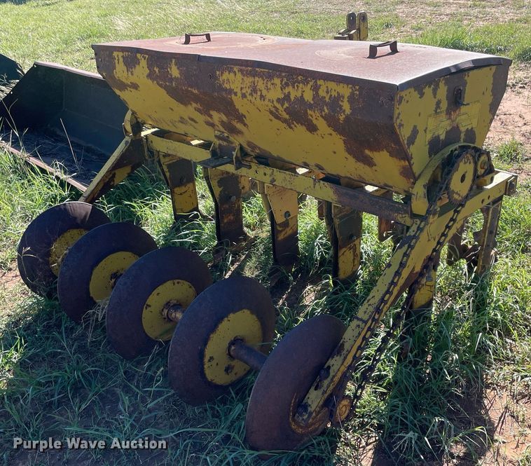 image for item LV9154 Electric Mills PDF5  seeder