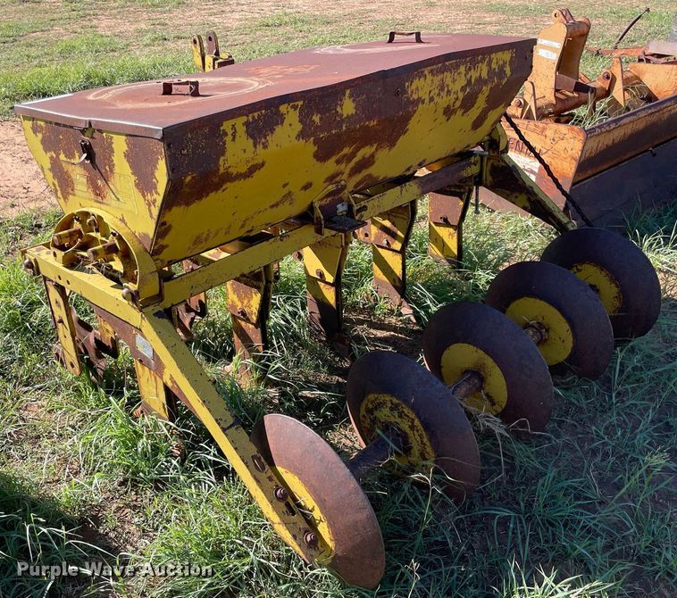 image for item LV9154 Electric Mills PDF5  seeder