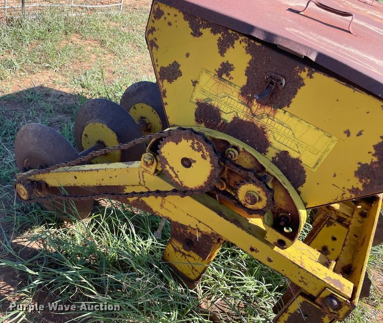 image for item LV9154 Electric Mills PDF5  seeder