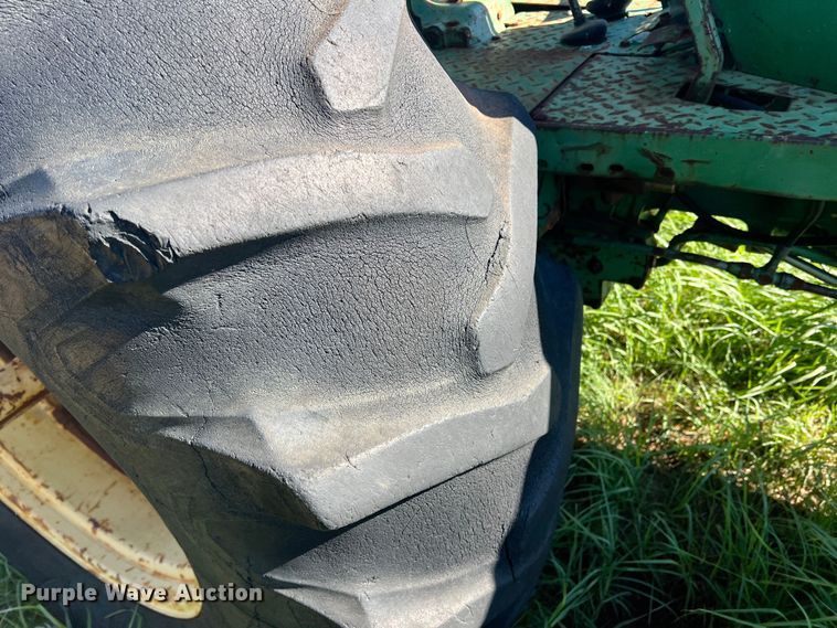 image for item LV9167 1978 John Deere 2640  tractor