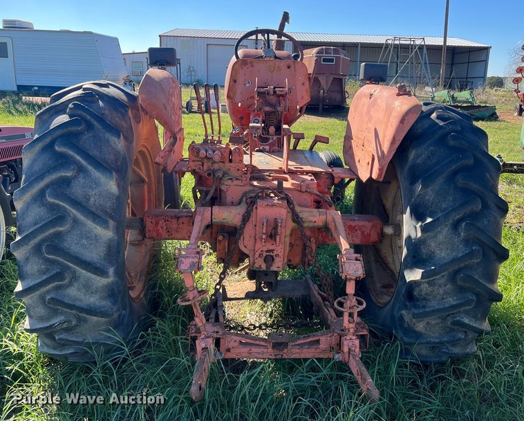 image for item LV9168 Allis Chalmers D19  tractor