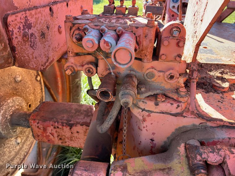 image for item LV9168 Allis Chalmers D19  tractor