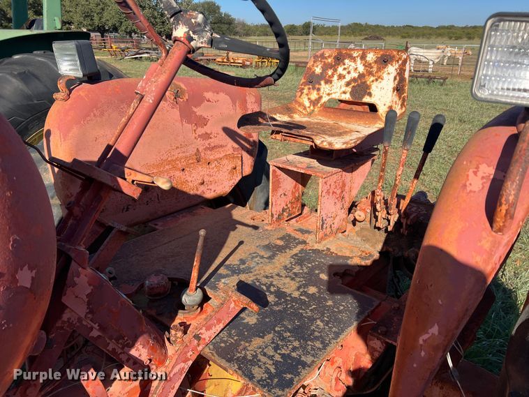 image for item LV9168 Allis Chalmers D19  tractor