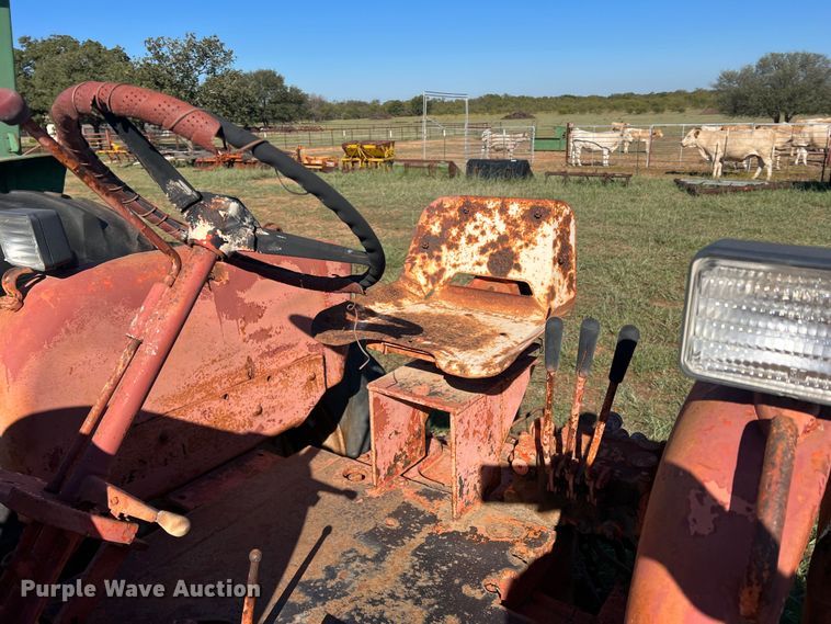 image for item LV9168 Allis Chalmers D19  tractor