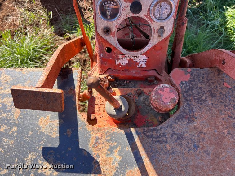 image for item LV9168 Allis Chalmers D19  tractor