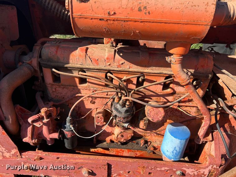 image for item LV9168 Allis Chalmers D19  tractor