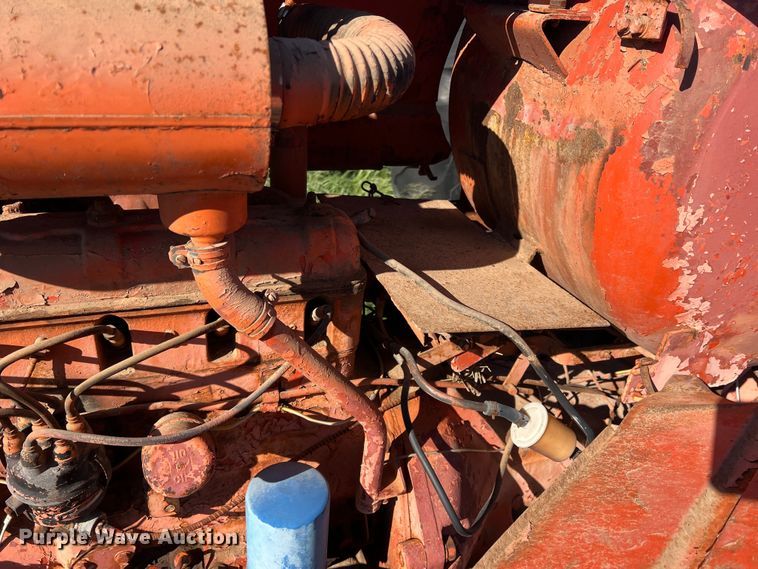 image for item LV9168 Allis Chalmers D19  tractor