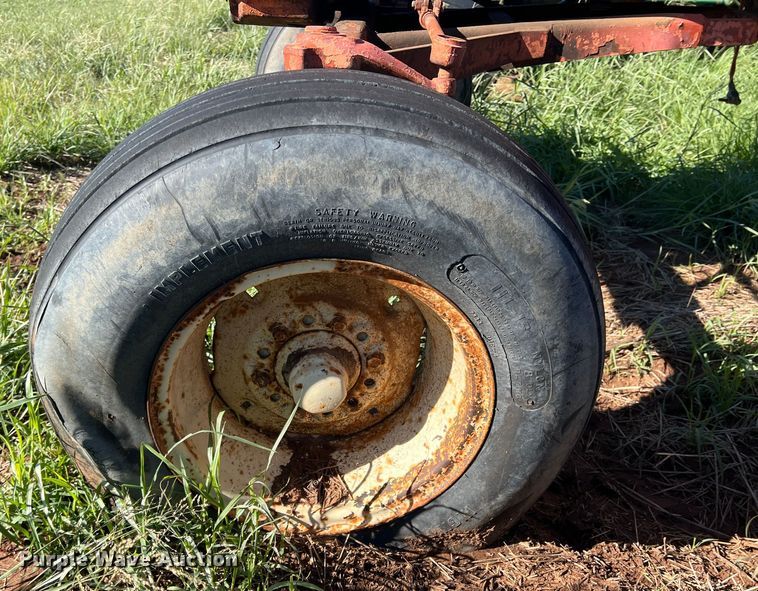 image for item LV9168 Allis Chalmers D19  tractor