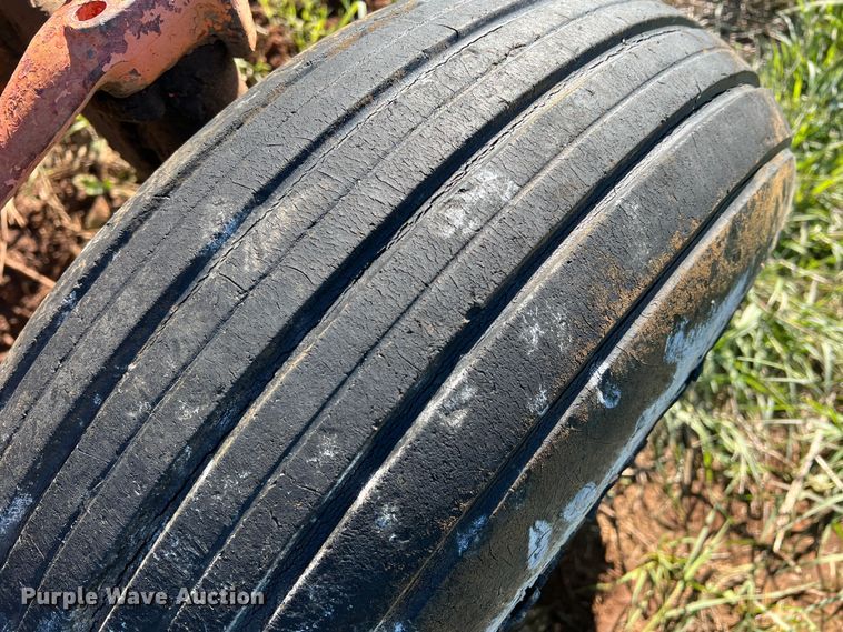 image for item LV9168 Allis Chalmers D19  tractor