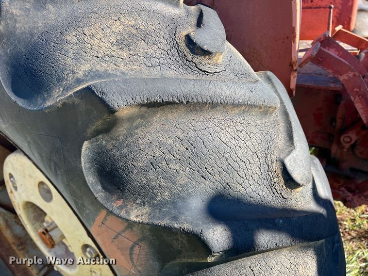 image for item LV9168 Allis Chalmers D19  tractor