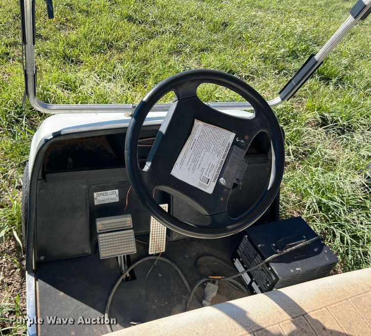 image for item LV9170 Yamaha  golf cart