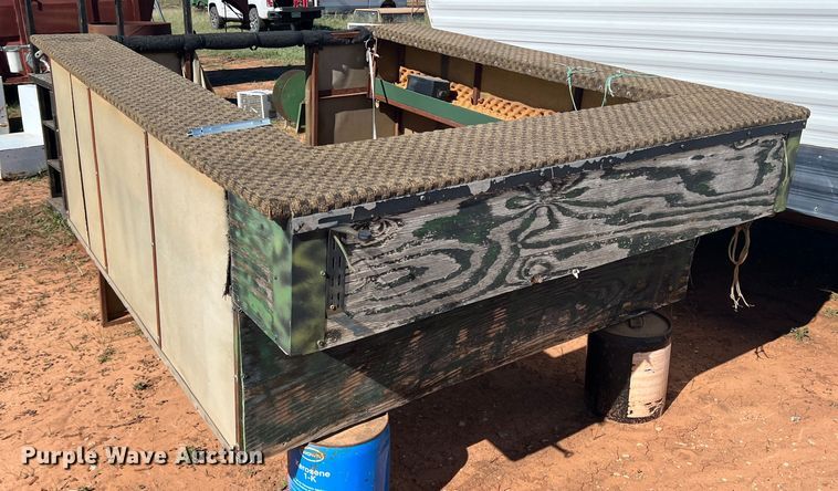 image for item LV9174 Deer stand