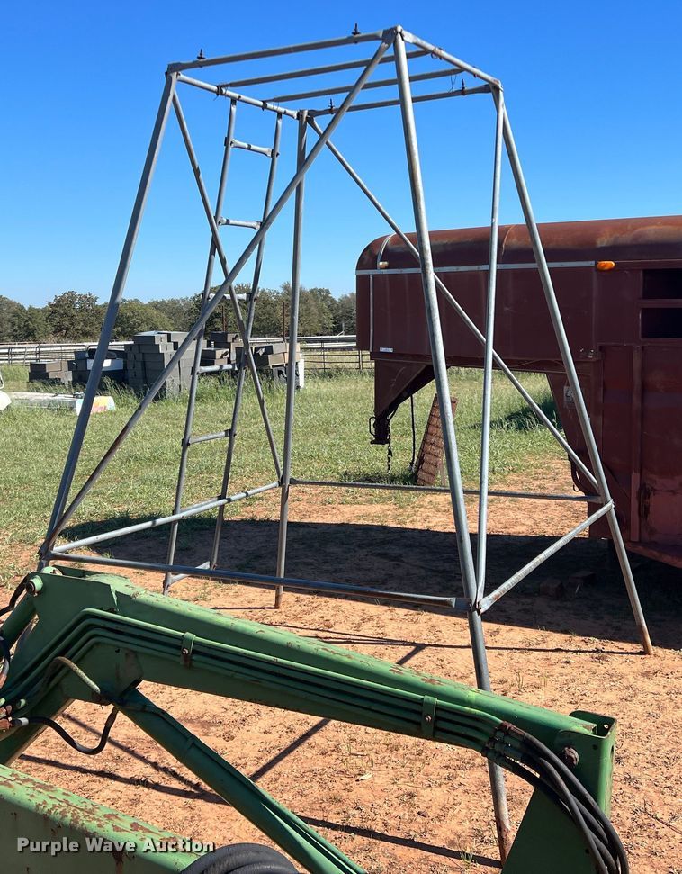 image for item LV9174 Deer stand