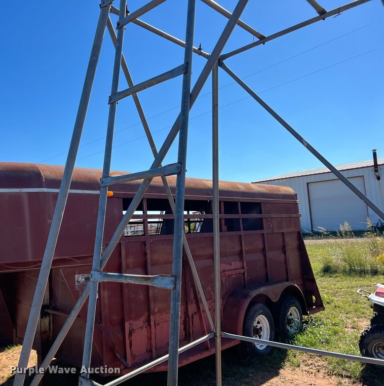 image for item LV9174 Deer stand