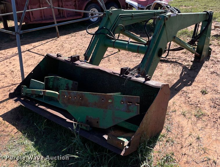 image for item LV9177 John Deere  loader