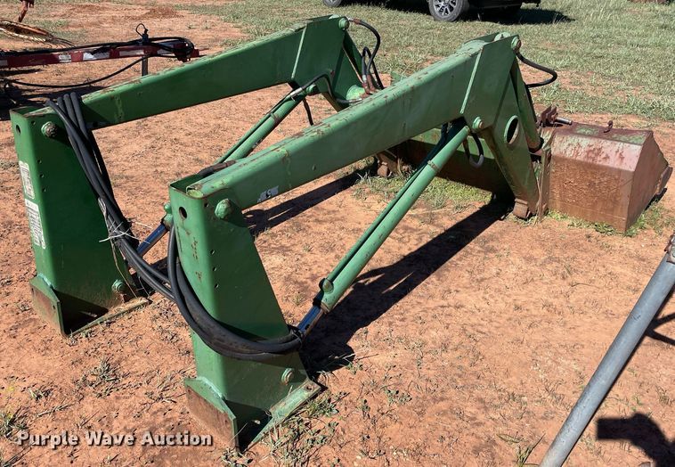 image for item LV9177 John Deere  loader