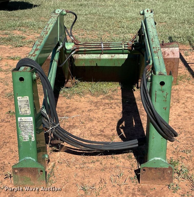image for item LV9177 John Deere  loader