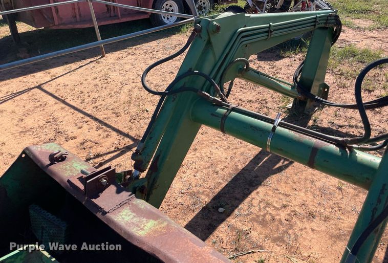 image for item LV9177 John Deere  loader