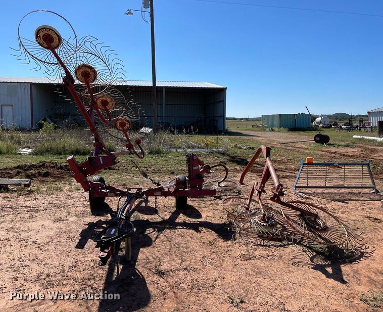 image for item LV9178 Hay rake