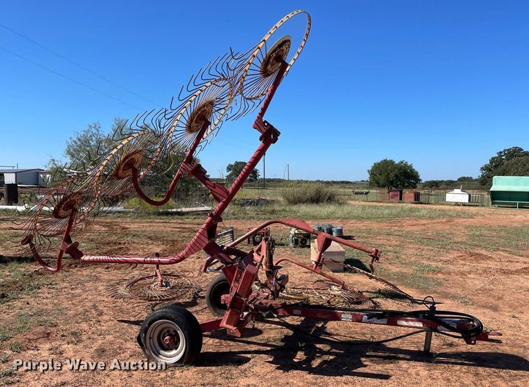 image for item LV9178 Hay rake