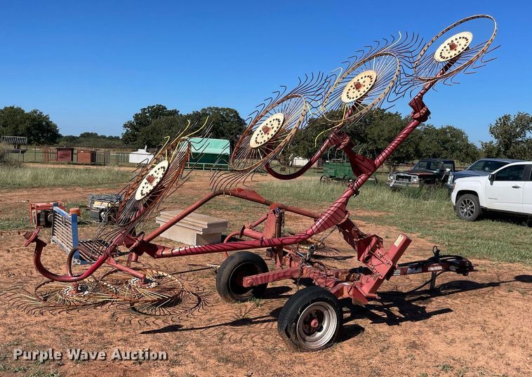 image for item LV9178 Hay rake