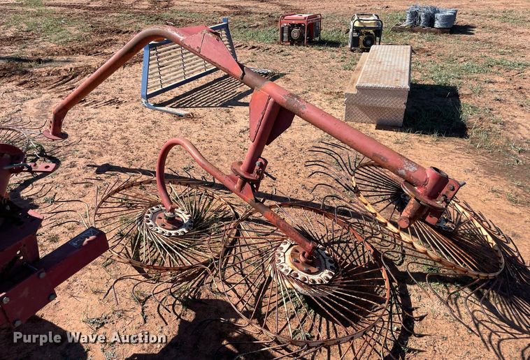 image for item LV9178 Hay rake