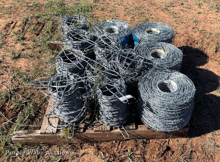 image for item LV9181 Pallet of barbed wire