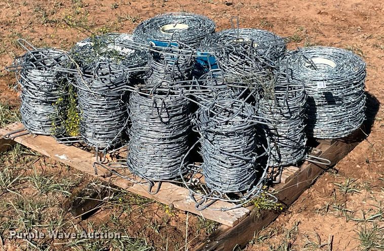 image for item LV9181 Pallet of barbed wire