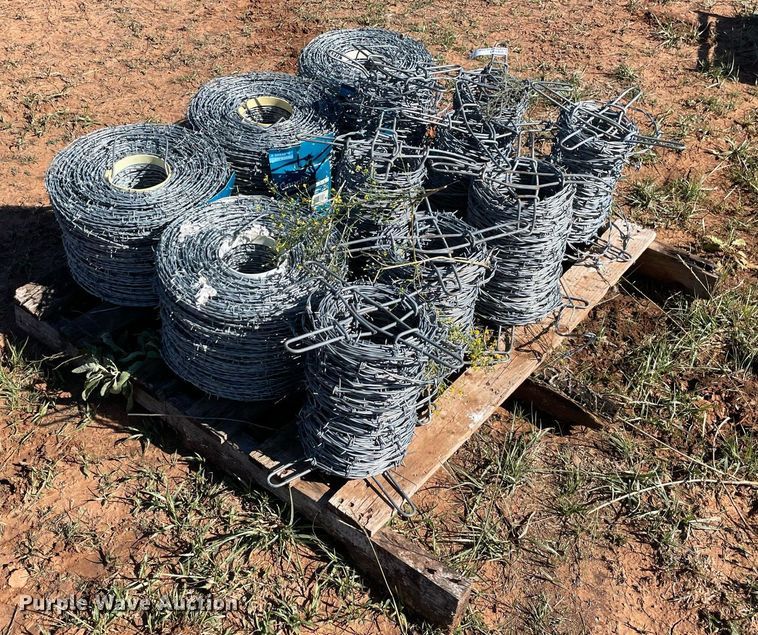 image for item LV9181 Pallet of barbed wire