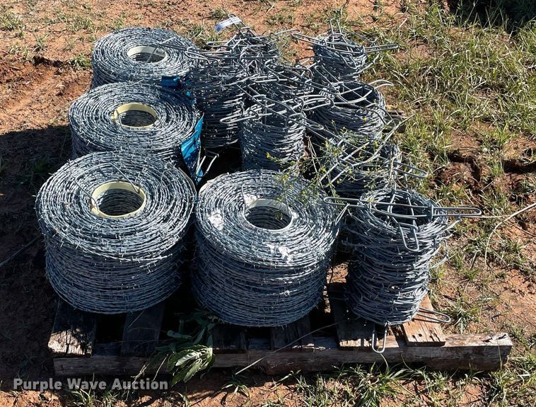 image for item LV9181 Pallet of barbed wire