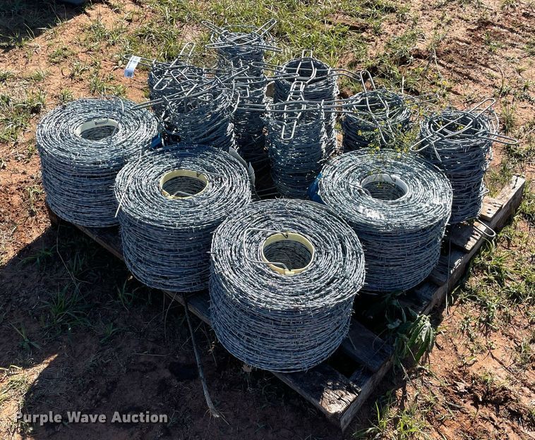 image for item LV9181 Pallet of barbed wire