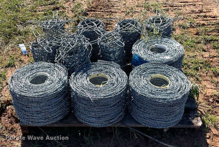 image for item LV9181 Pallet of barbed wire
