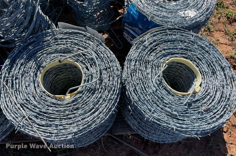 image for item LV9181 Pallet of barbed wire