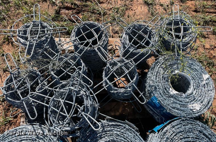 image for item LV9181 Pallet of barbed wire