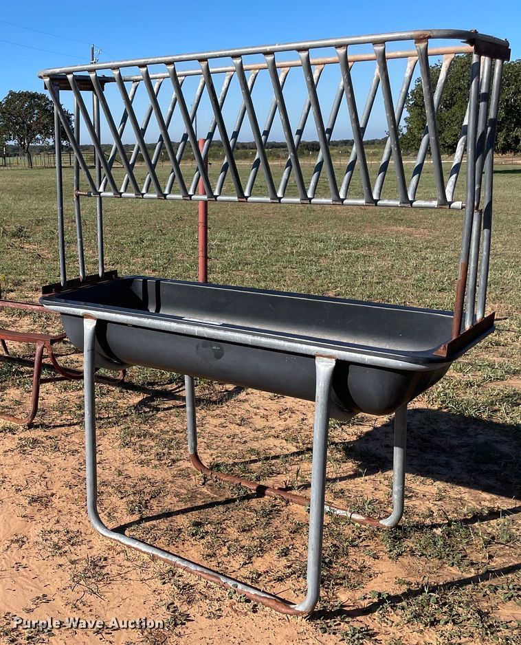 image for item LV9182 Livestock feeders