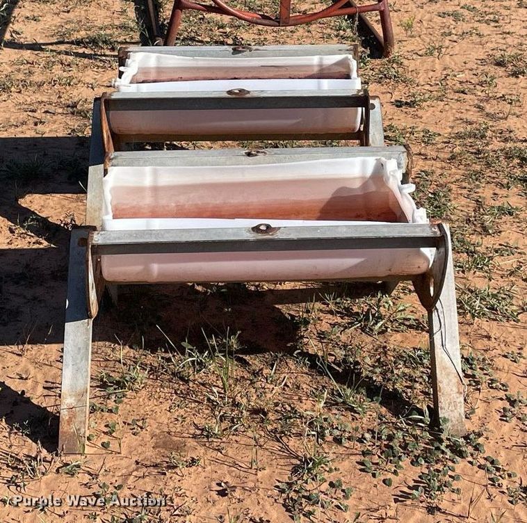 image for item LV9182 Livestock feeders