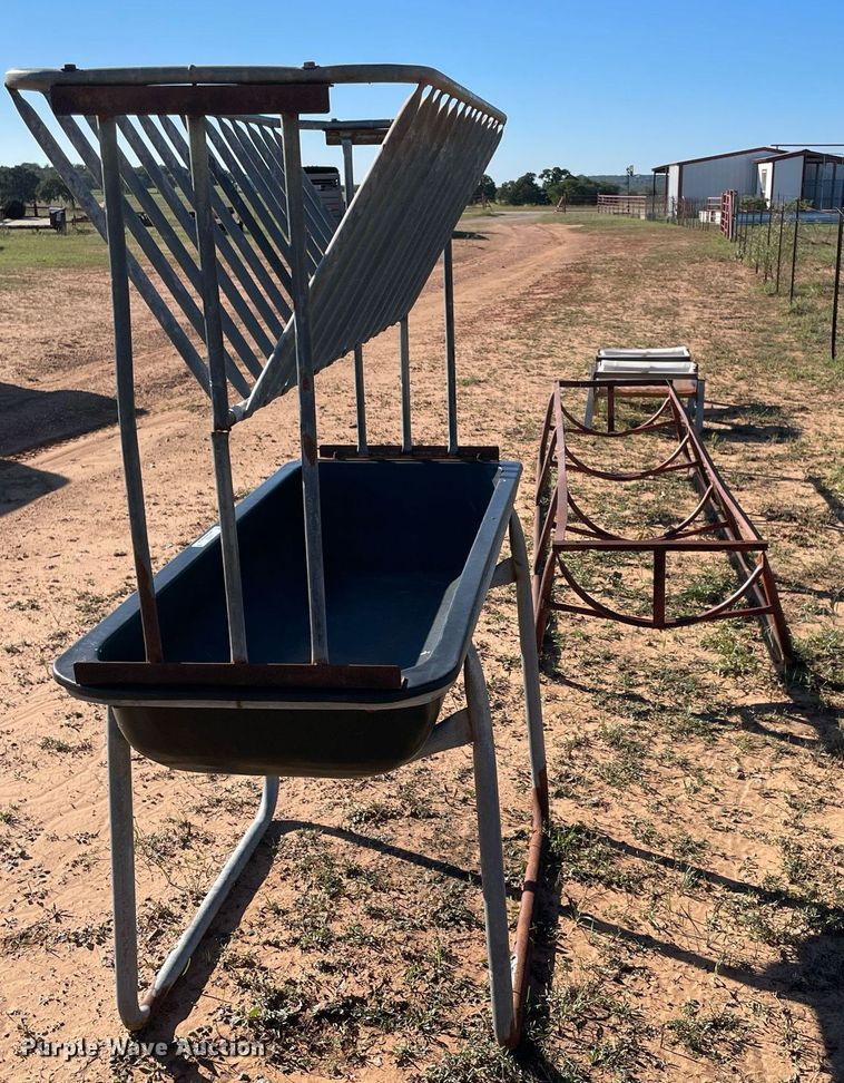 image for item LV9182 Livestock feeders