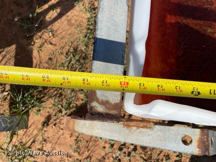 image for item LV9182 Livestock feeders