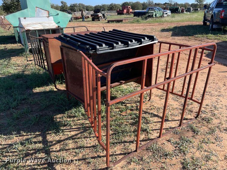 image for item LV9183 (3) creep feeders