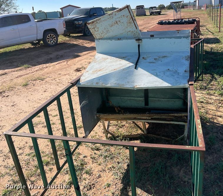 image for item LV9183 (3) creep feeders