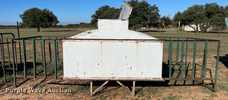 image for item LV9183 (3) creep feeders